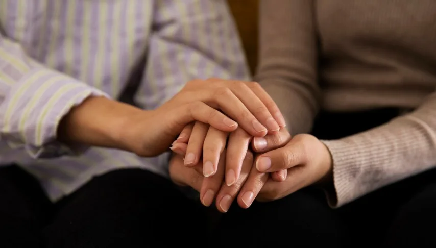 врач предоставляет психиатрическую опомщь